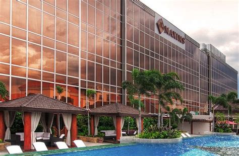 resorts world manila accommodation|Maxims Hotel .